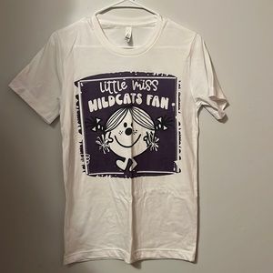 small, white k-state t-shirt